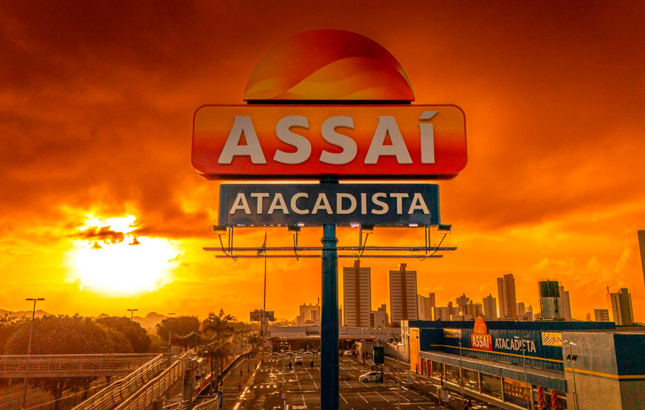 Assaí Lucra R$ 320 Milhões no 1º Trimestre de 2026 Impulsionado por Créditos Tributários de PIS/COFINS